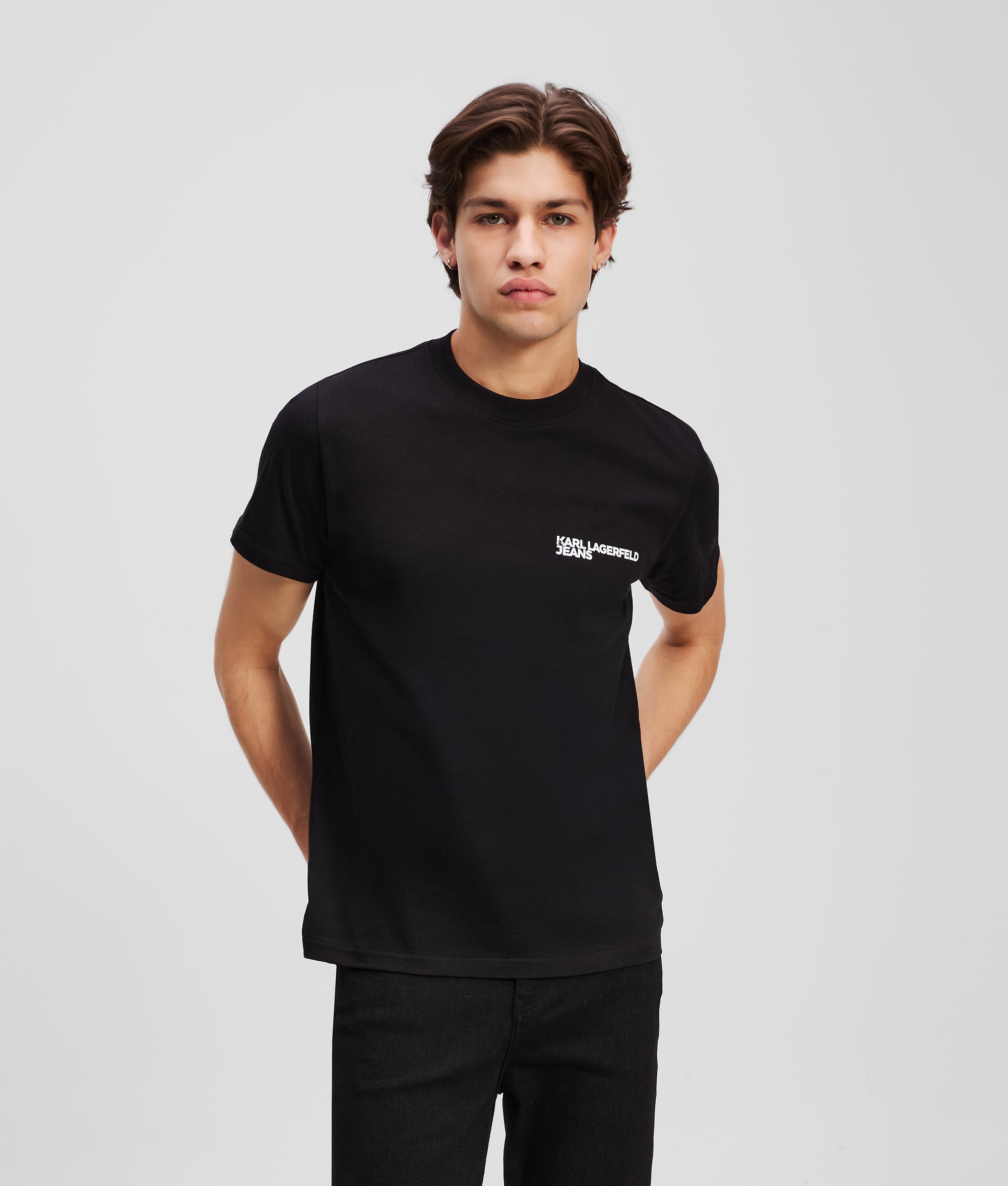 SLIM-FIT T-SHIRT