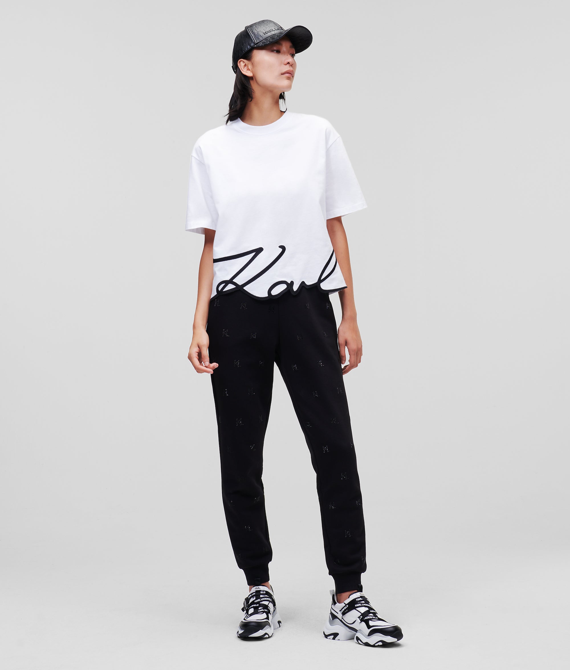 SIGNATURE HEM T-SHIRT