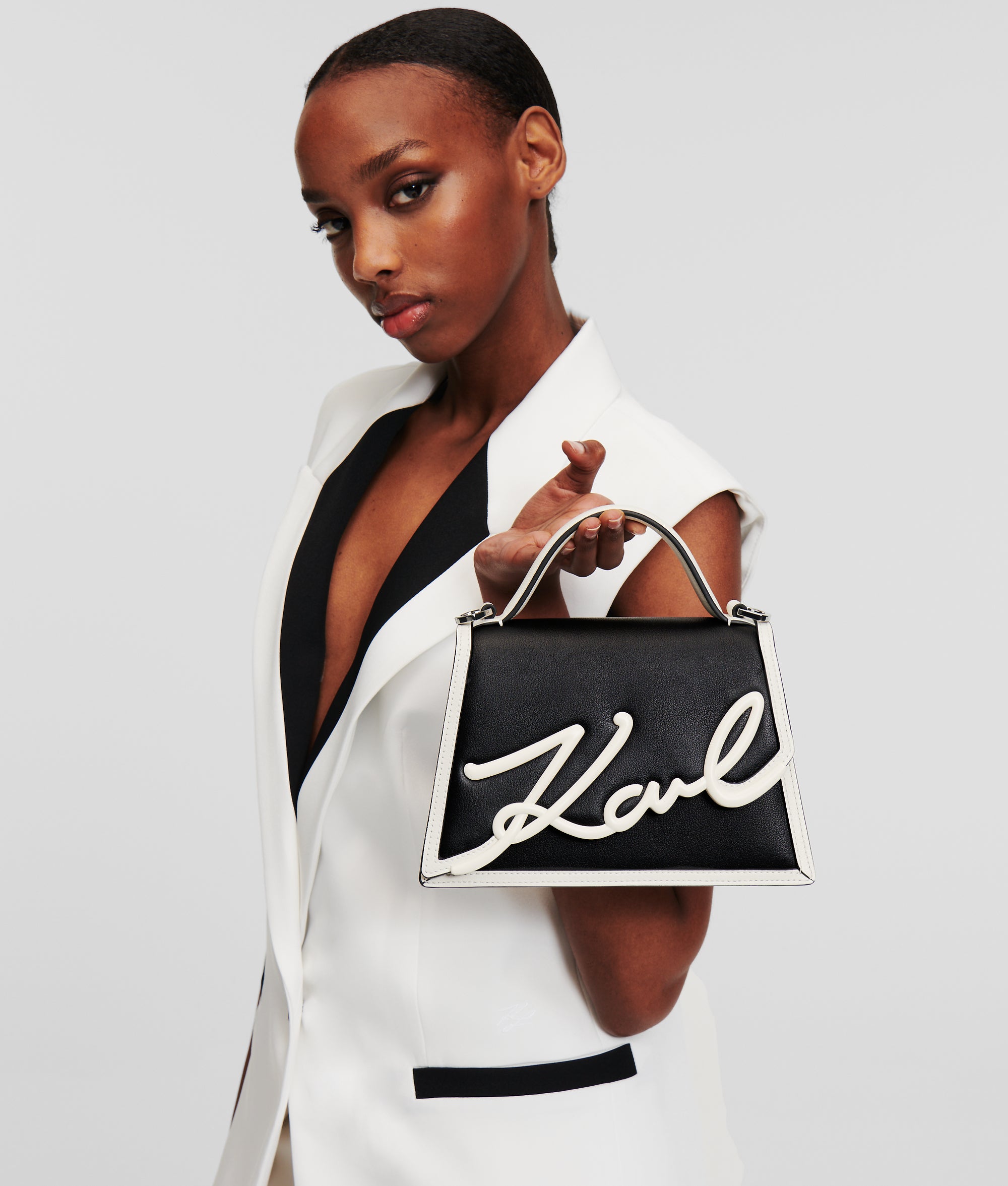 K/SIGNATURE SMALL CROSSBODY BAG - Image 2