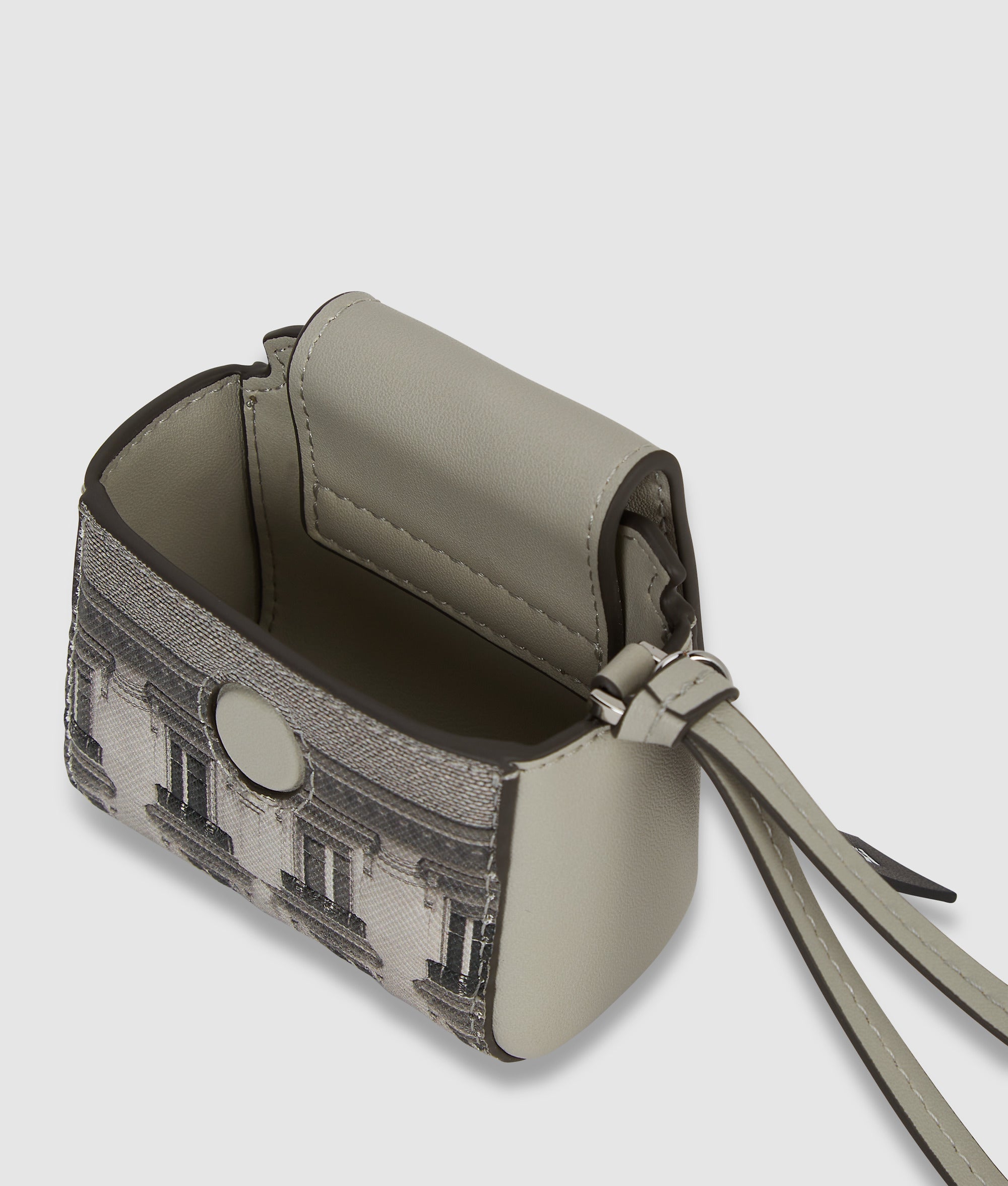 Exclusive Maison de Karl AirPods case - Image 3