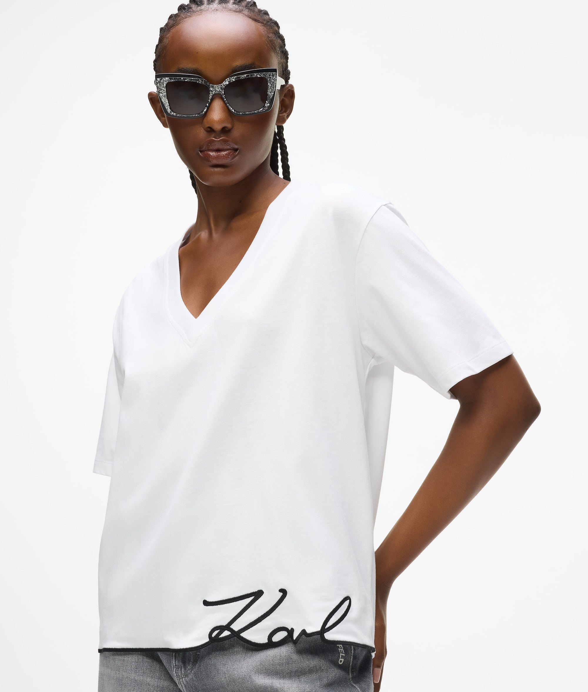 Signature hem V-neck T-shirt - Image 3