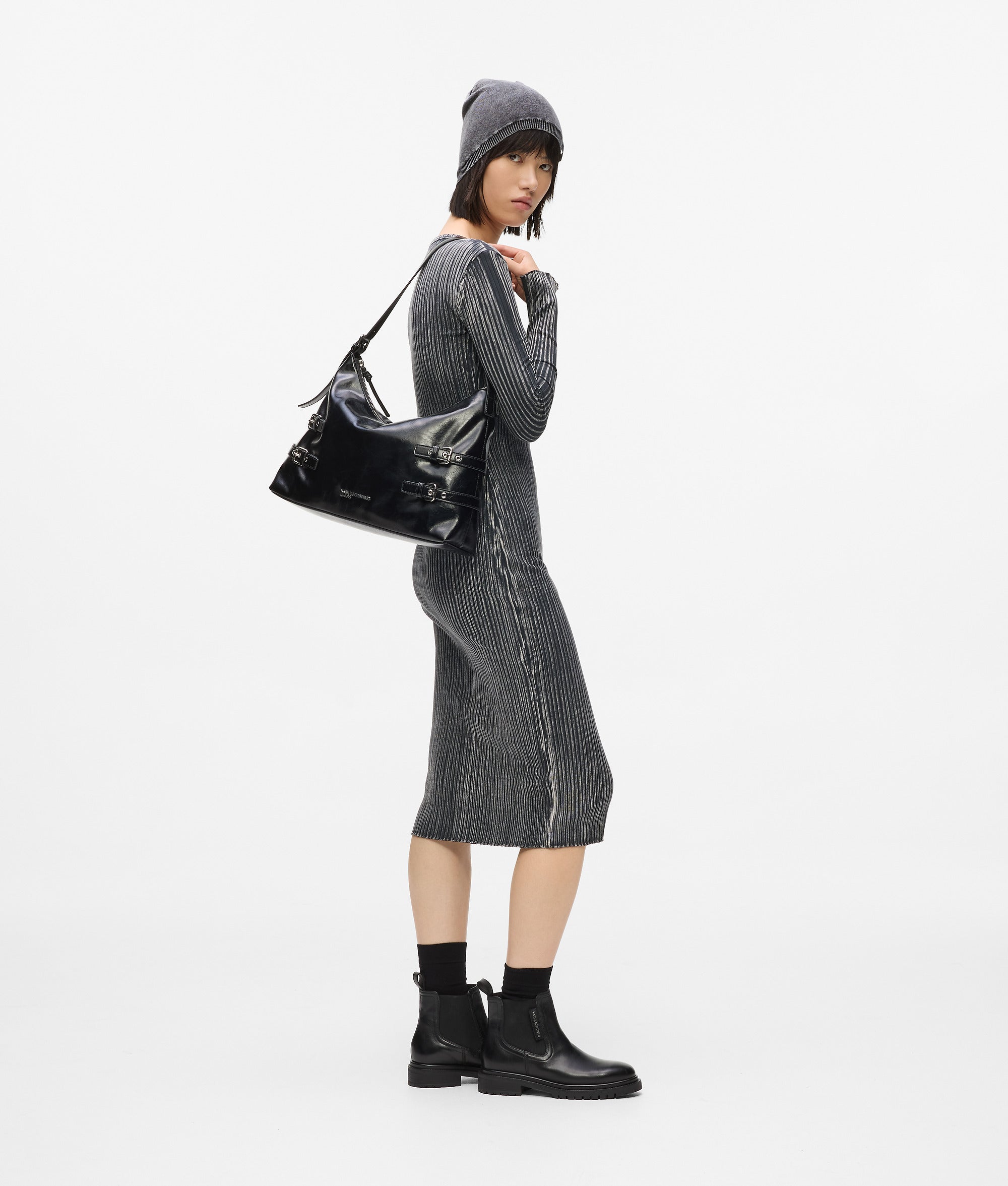 Large buckle shoulder bag - Image 2